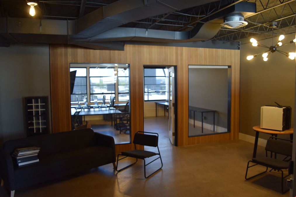 Office available on Santa Fe Drive