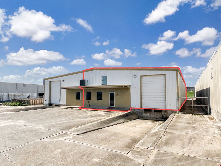 Office/Warehouse with Laydown Yard Near UNO Lakefront