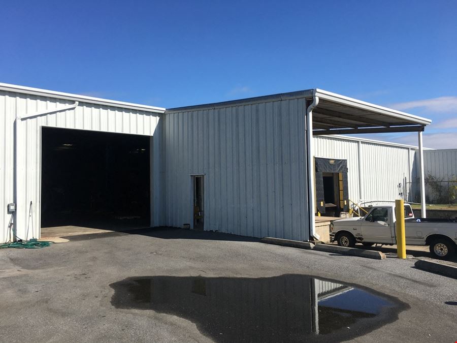 Highly Visible Retail Showroom/Warehouse on Rt 13