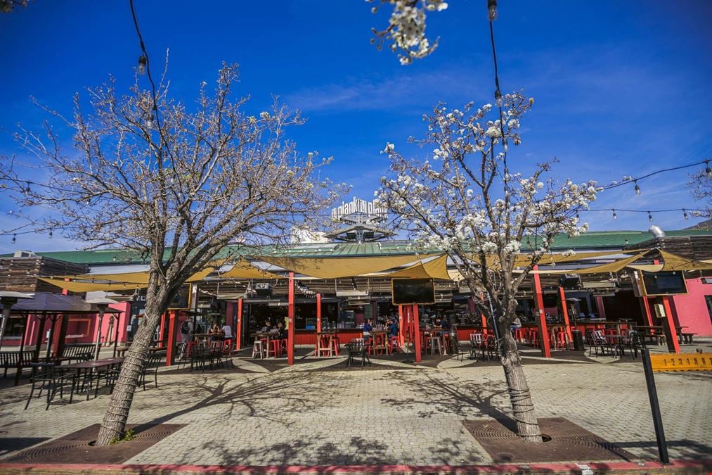 Jack London Square - 98 Broadway St
