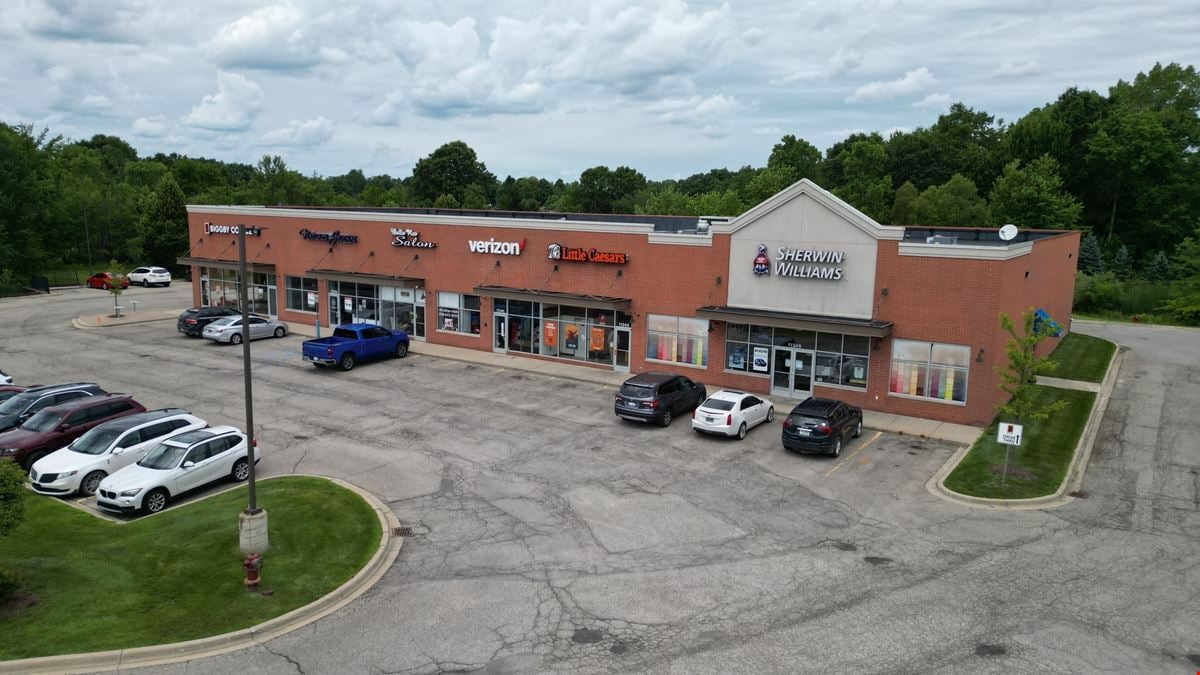Hartland Pointe Plaza