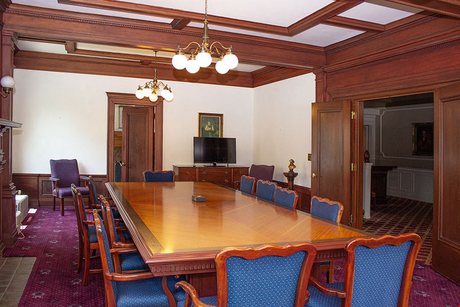 Restored Historic Office Building - 615 N Capitol & Lot