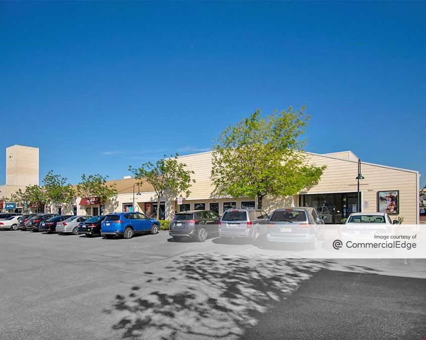 Edgewater Place Shopping Center
