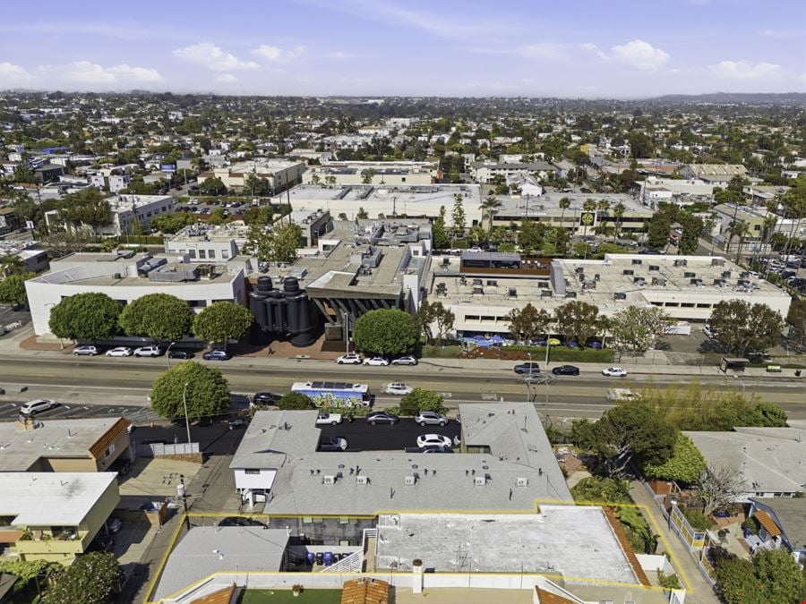117-117 1/2 Paloma Ave