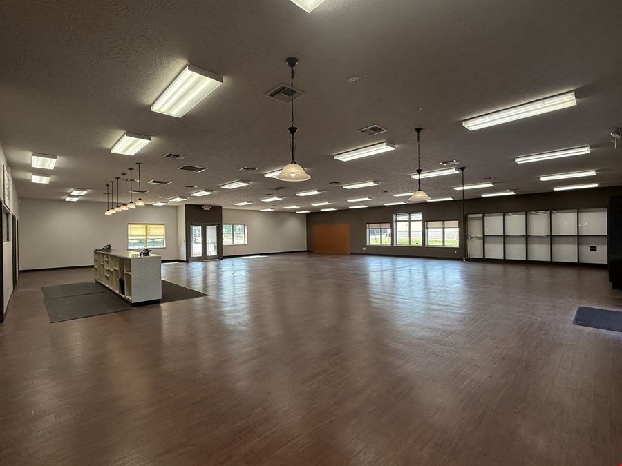 Strategically Positioned Retail Building on Hamilton Blvd