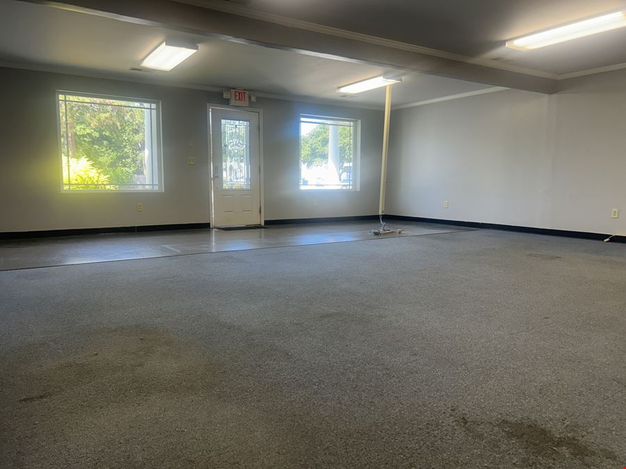 1604 2nd Loop Rd