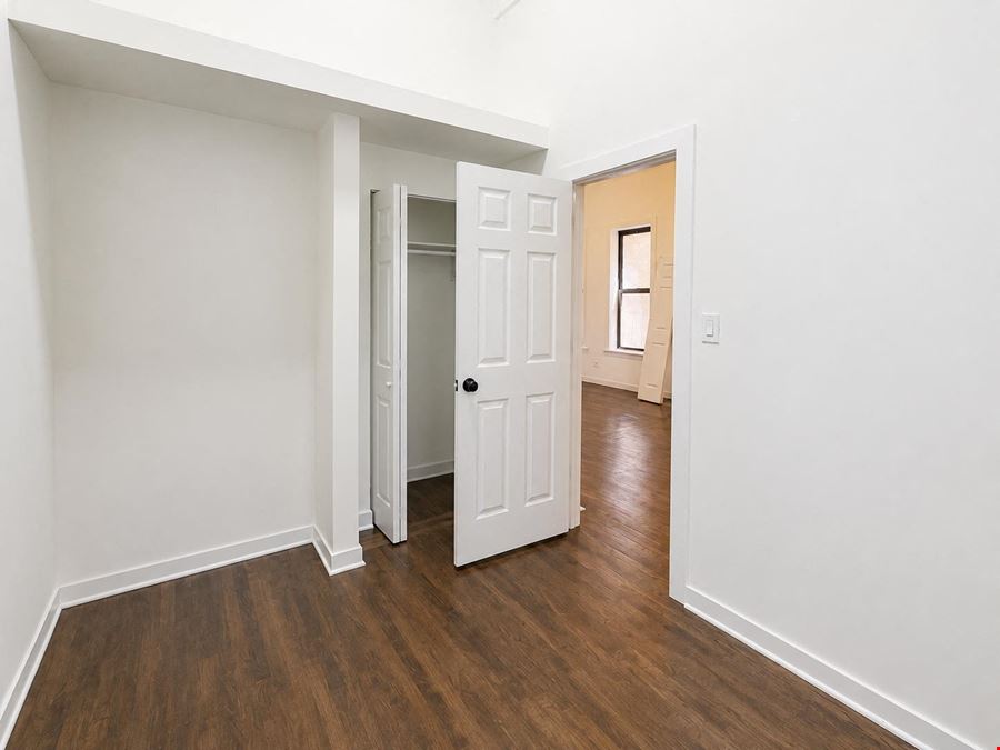 8714 S. Commercial Ave.