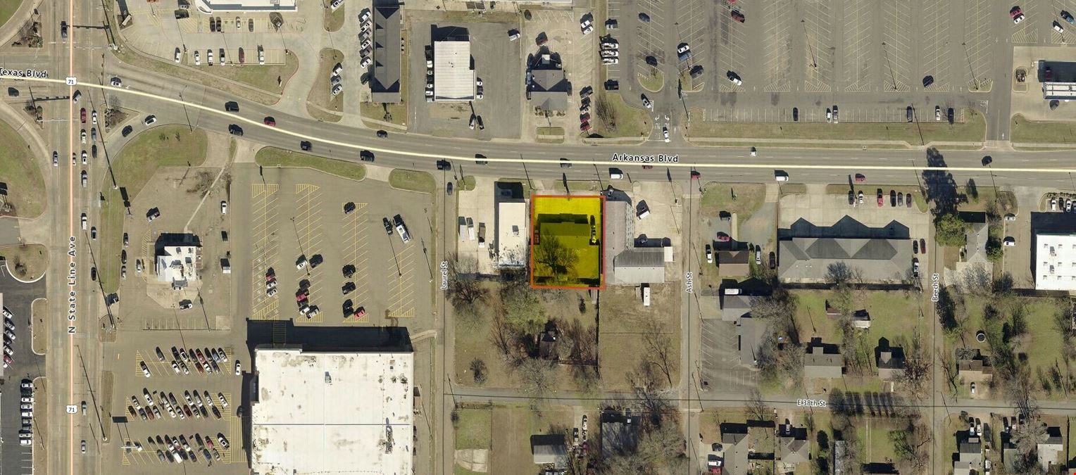 1,980 SF Building For Retail/Office Use