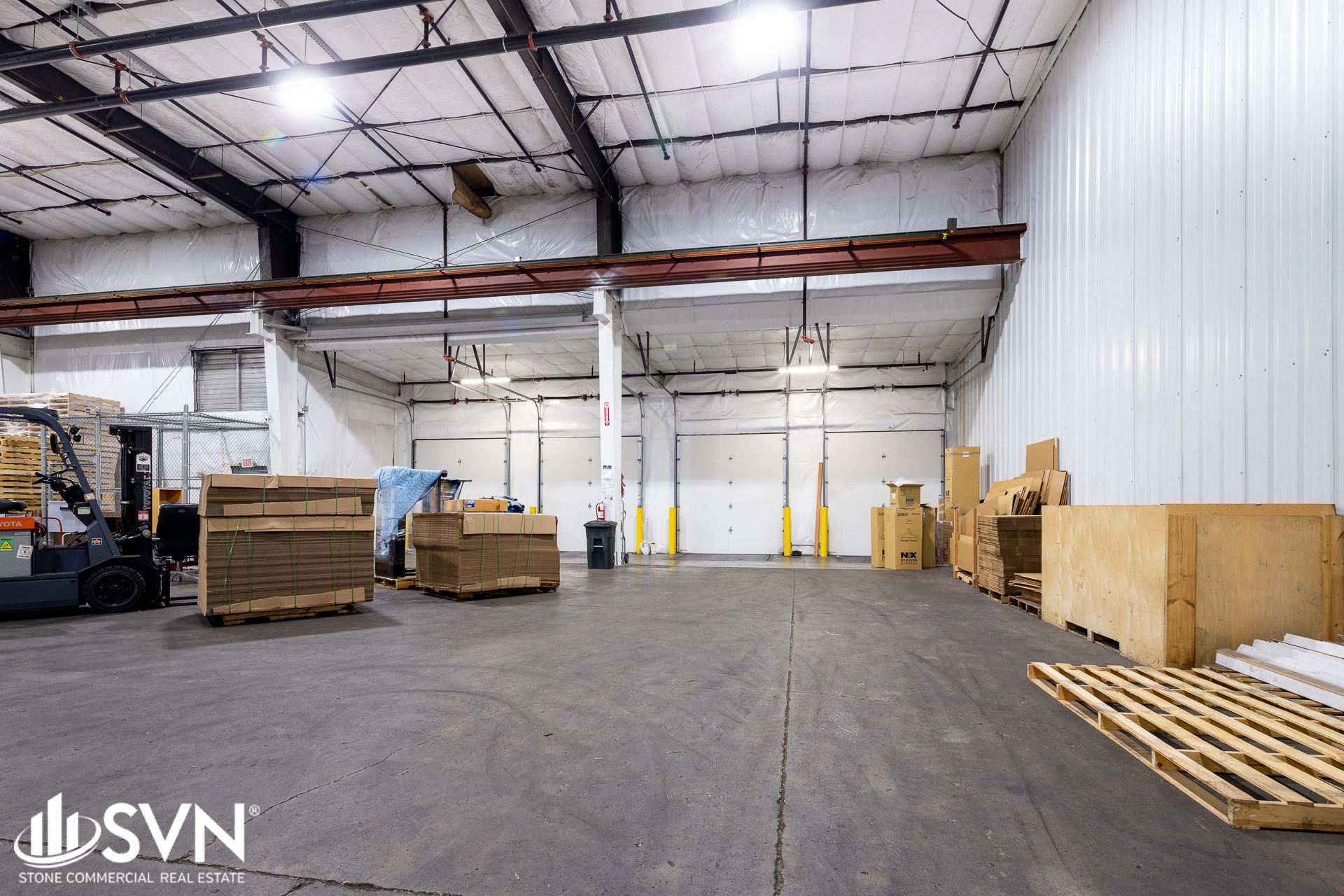 Functional Midsize Industrial Space For Sublease - 34,163 SF