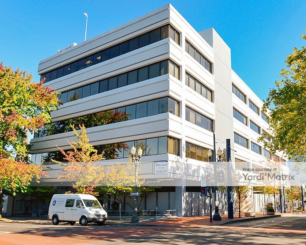 Yamhill Plaza