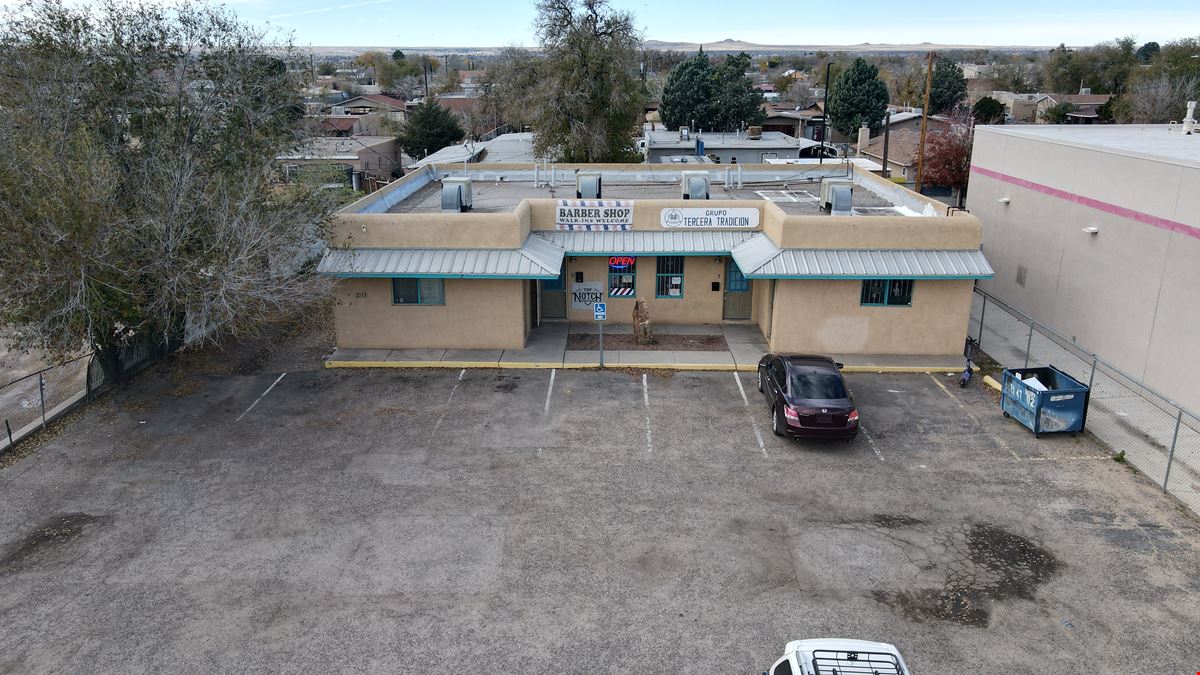 768 SF Retail/Office High Traffic Location