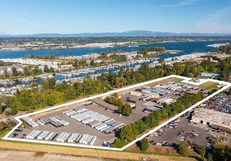 Truck Maintenance & Outdoor Storage Facility