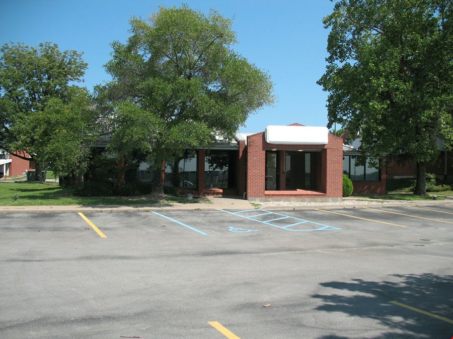 9,857 SF Medical Building in Doctor’s Park