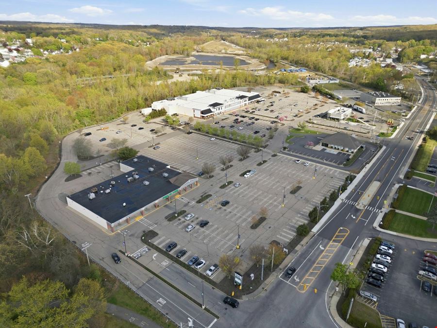 Cumberland, RI - Stop & Shop Plaza