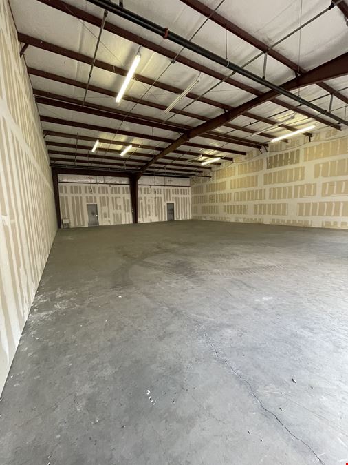 6618-6622 26th Ct E Flex Space Available