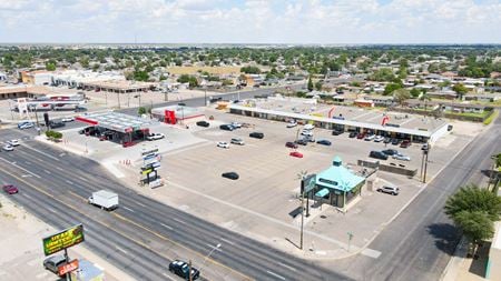 Preview of Retail space for Rent at 2606 North Grandview Avenue