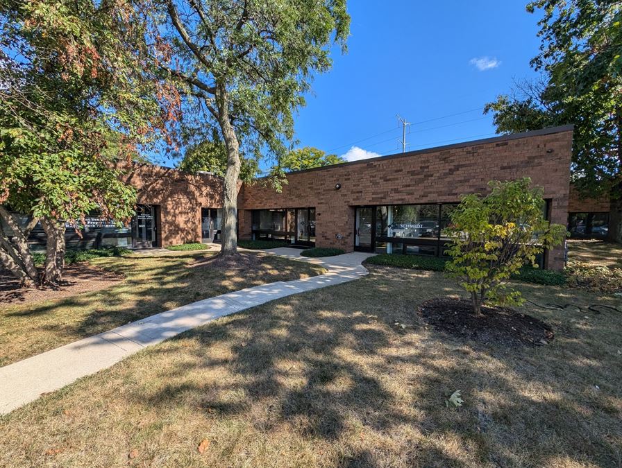 Northbrook Office Space with Incredible High-End Finishes