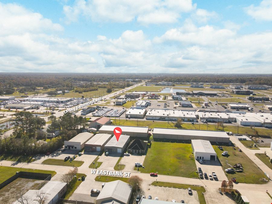 Industrial Flex Warehouse Near LA-44 & LA-30