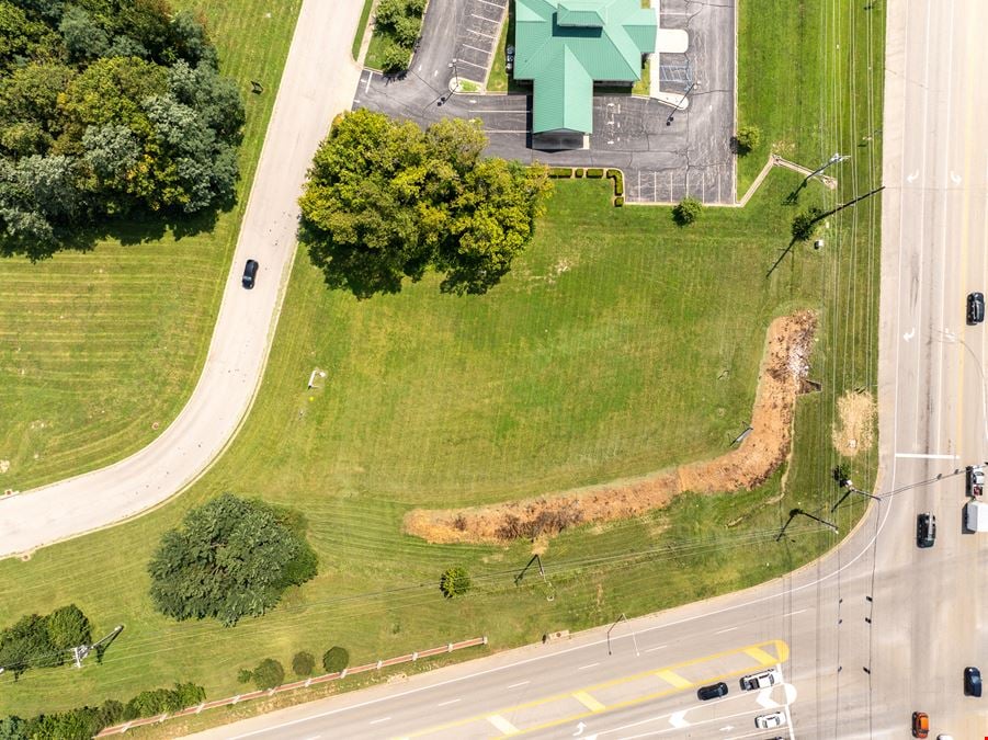For Lease: Canewood Commons Retail Center