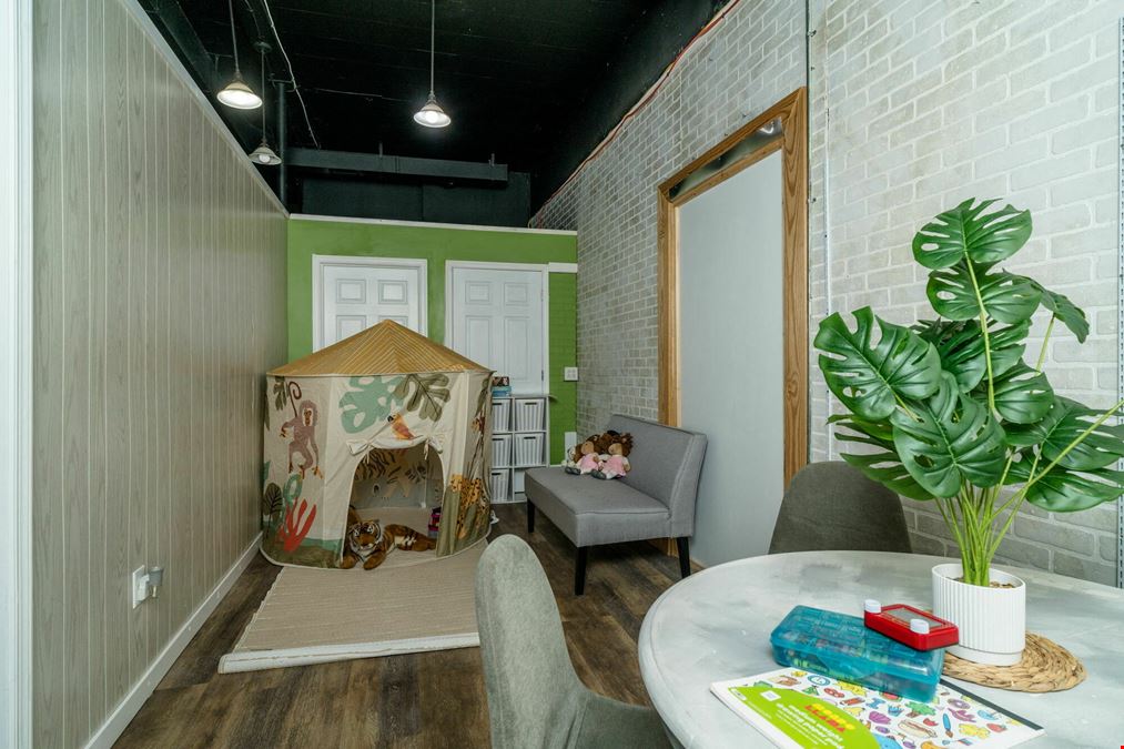 INVESTMENT OPPORTUNITY | 100% OCCUPIED RENOVATED MIXED-USE BUILDING