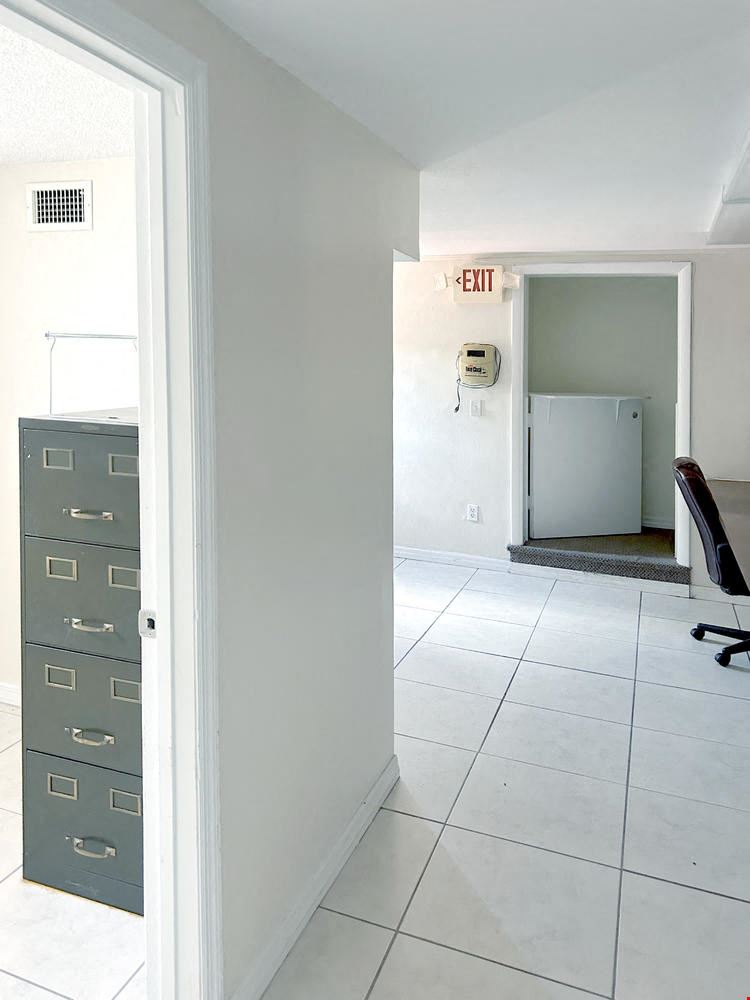 4,691 +/- SQFT FREESTANDING office space