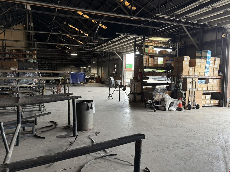 ±15,187 SF Fabrication Office/Warehouse with Fenced Storage