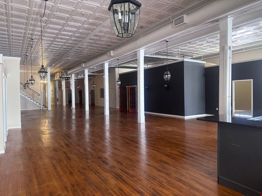 OFFICE/RETAIL BUILDING FOR LEASE