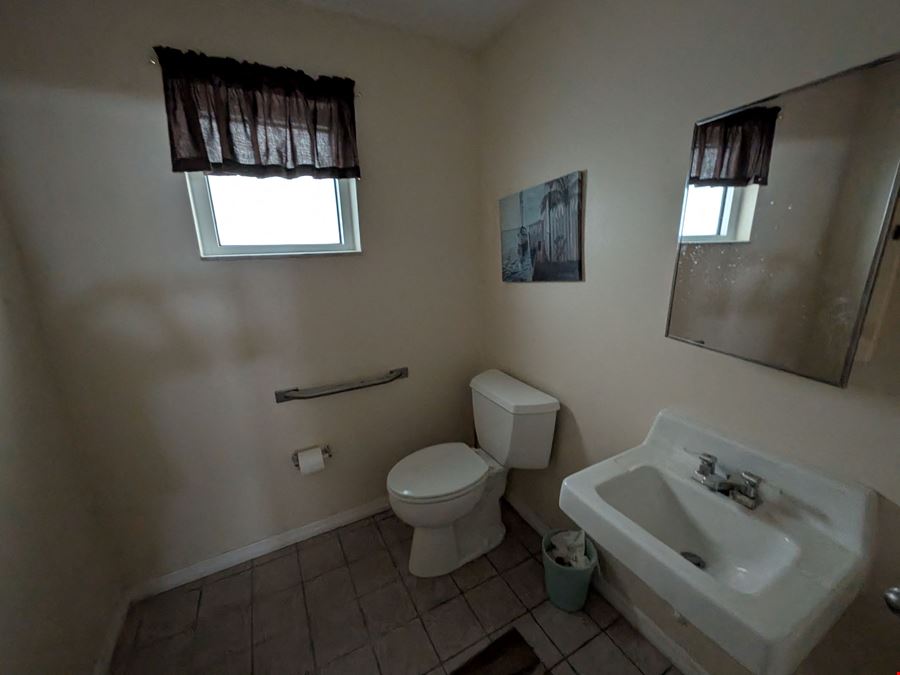 10095 Overseas Hwy, Marathon, FL 33050