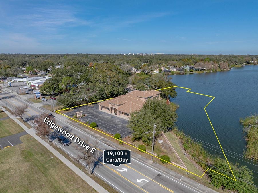 7,000 SF / 1.5 Acres Lakefront Class A Office Building in South Lakeland