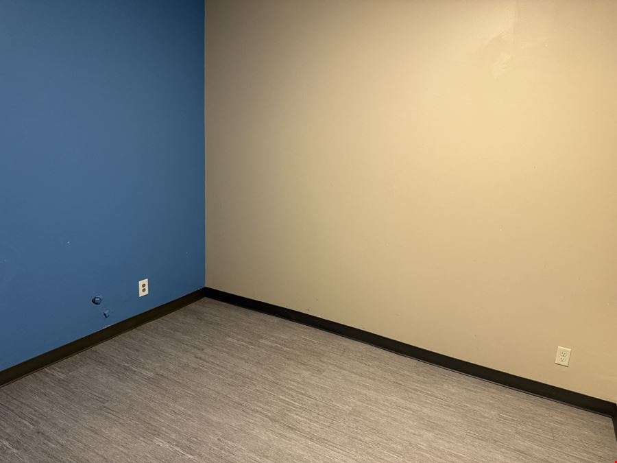 8th Street Moorhead Office Suite