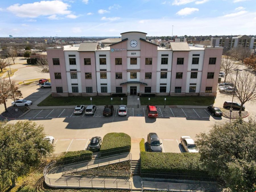 809 W Harwood Rd