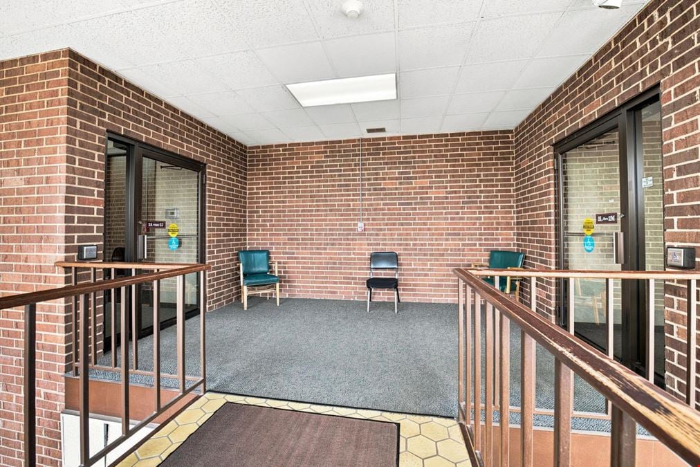 4647 W 103rd St, Unit 2B-2F, Oak Lawn, IL