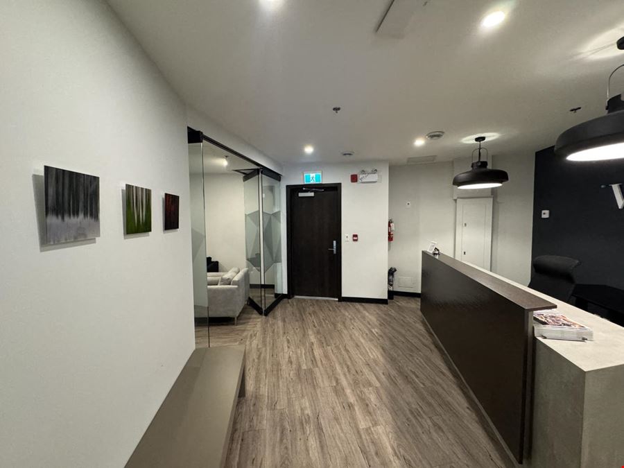 252 West Esplanade