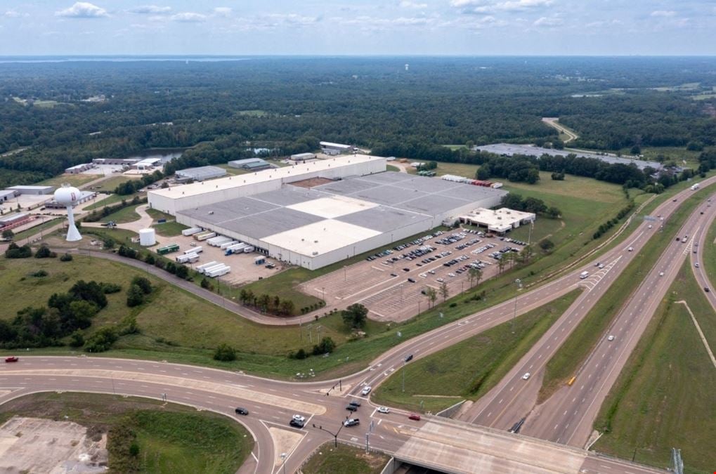 923,801 SF Fulfillment Warehouse & Distribution Center