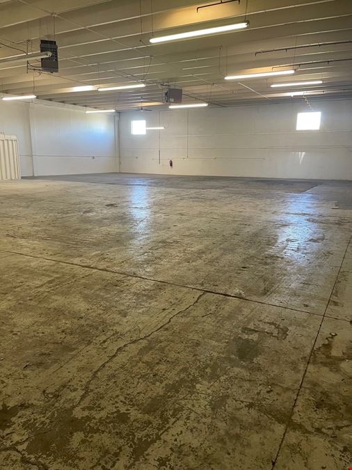 6863 - 6865 E 48th Ave