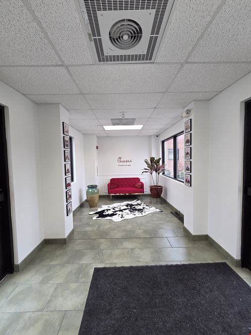 37 Anderson Rd - 5,965+/- SF Office/Flex Opportunity