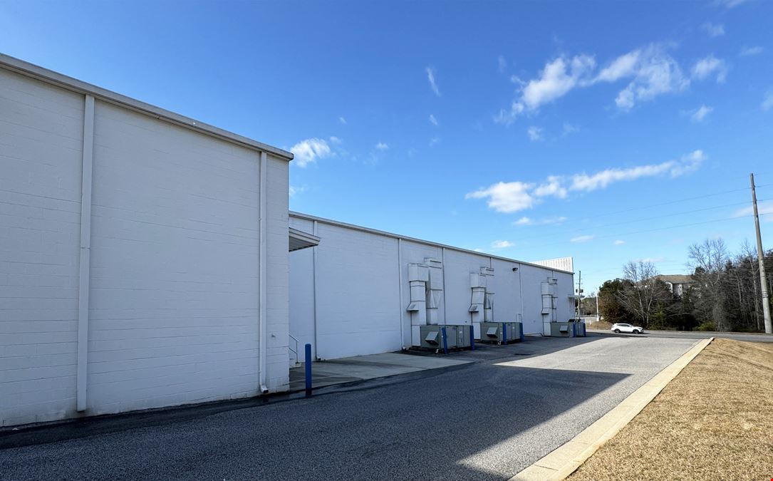 Showroom/Multi-Use Building at Major Intersection of Schillinger Rd S/Grelot Rd