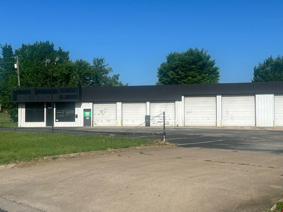 Hwy. 155 South Auto Dealership