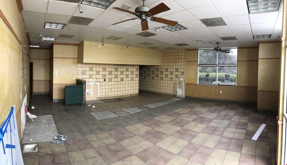 Like New! ±1,200 SF Unit Available Within Large Freestanding Commercial Retail Building