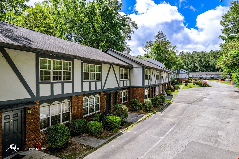 Value-Add Opportunity with Attractive Assumable Debt | 41 Units | 7.4% Cap Rate