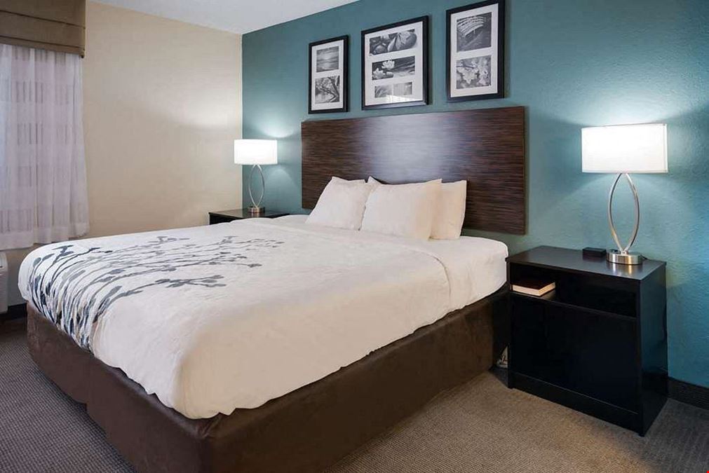 Sleep Inn & Suites - Port Clinton, OH