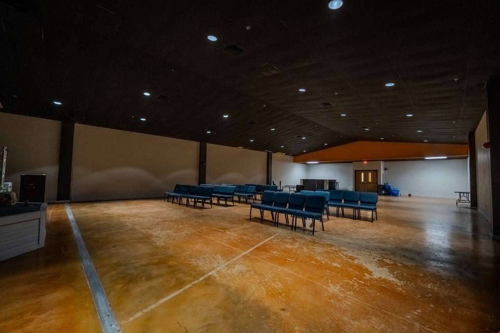 30,000 ±SQFT | Freestanding Office Space | Event Center | Service Industry | For Lease | Pharr, TX