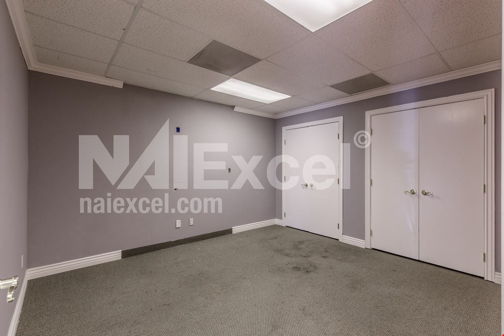 Commercial Flex Space in Riverside Commercial