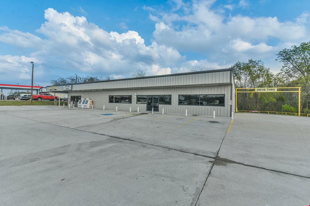 Prime Hwy 19 Retail Center + Liquor Store Business Included | Riverside, TX