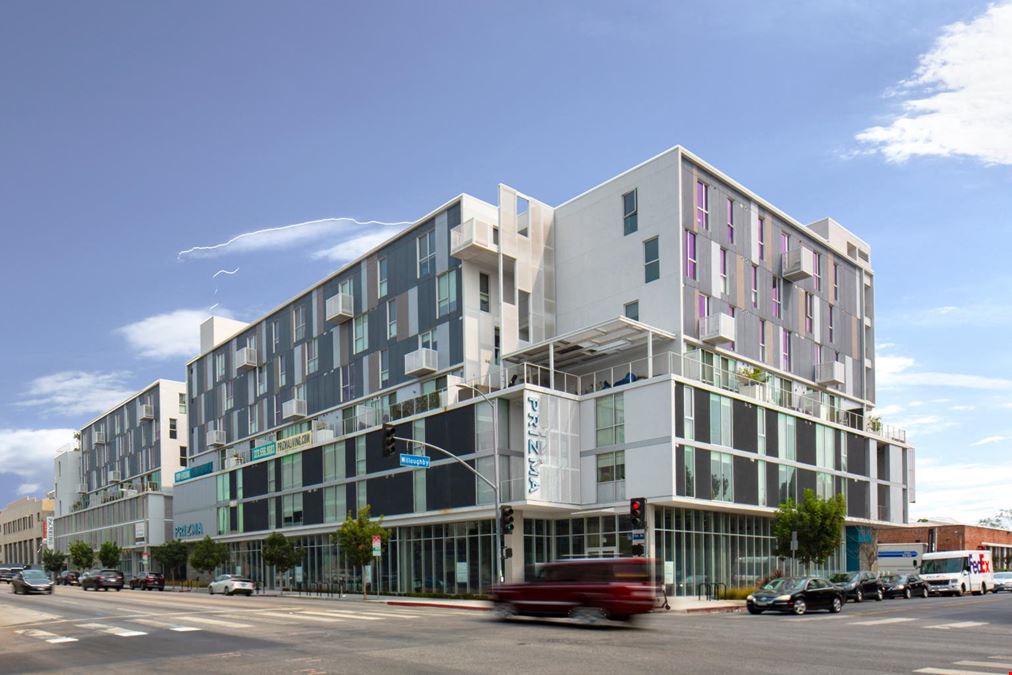 900 N La Brea - Prizma