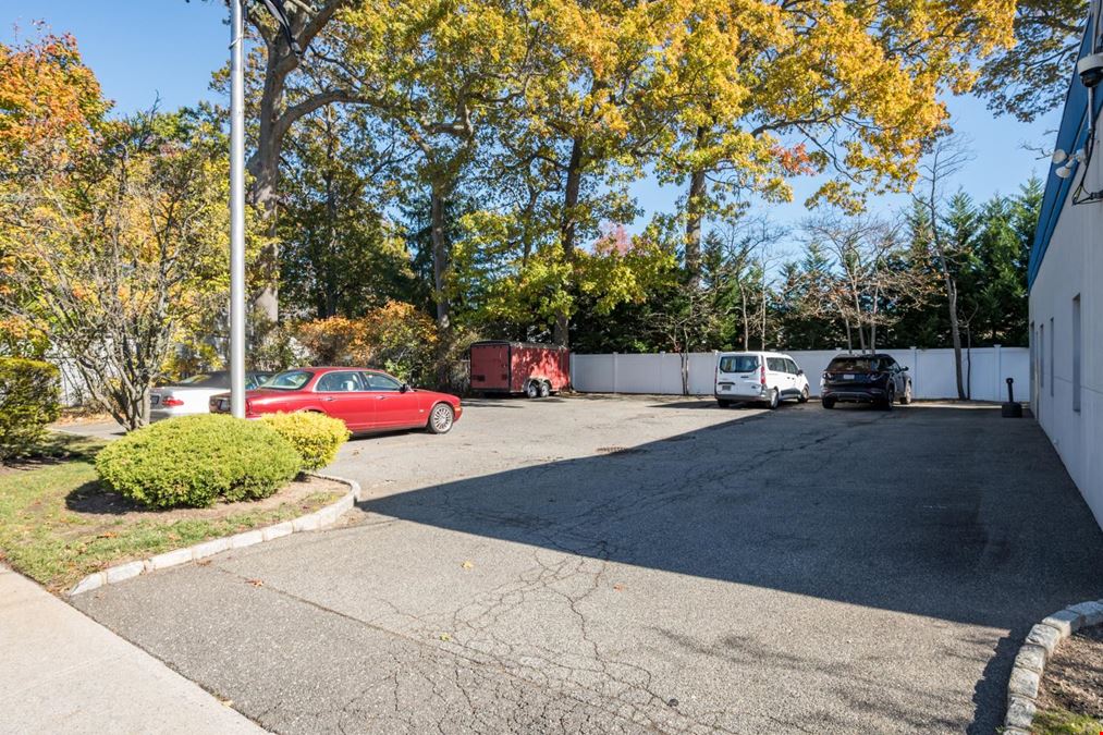 2149 Wantagh Ave