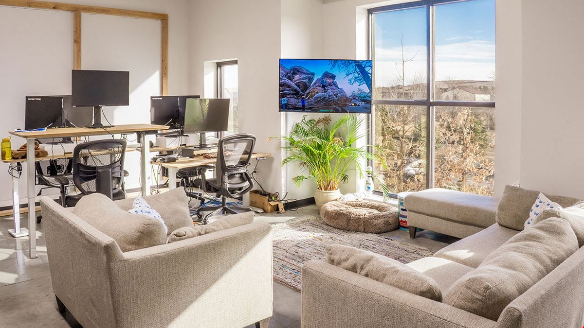 3000 Airport Drive, Unit 404