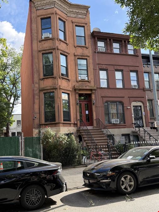 900A Greene Ave