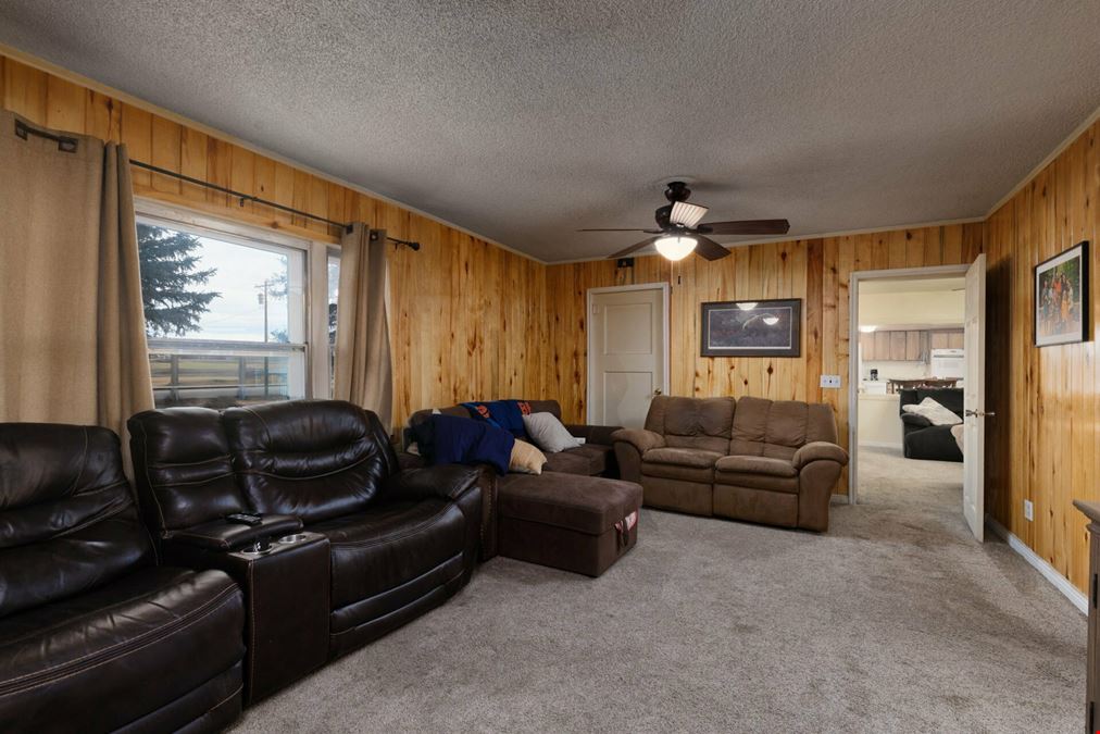 2723 N Highway 89
