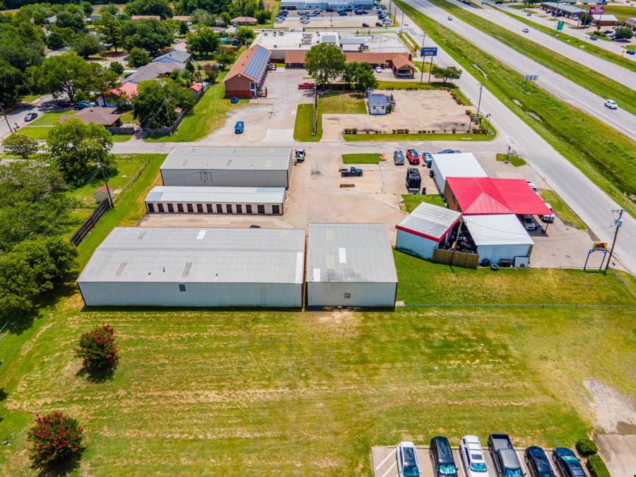 Warehouse for Lease Off US-175